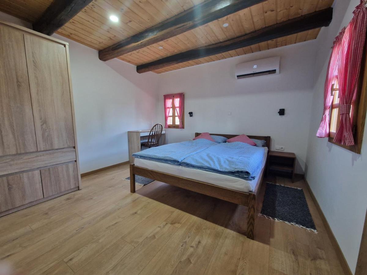 Ruralna Kuca Za Odmor Villa Pozun Ozalj Exterior foto