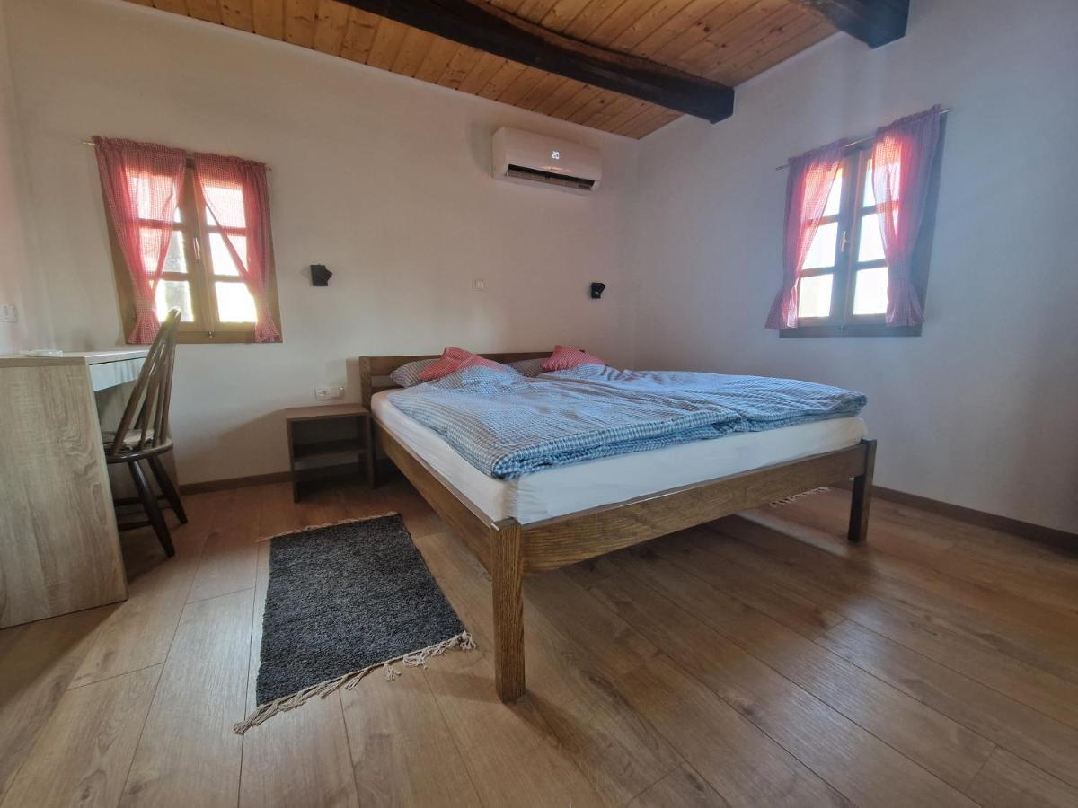 Ruralna Kuca Za Odmor Villa Pozun Ozalj Exterior foto