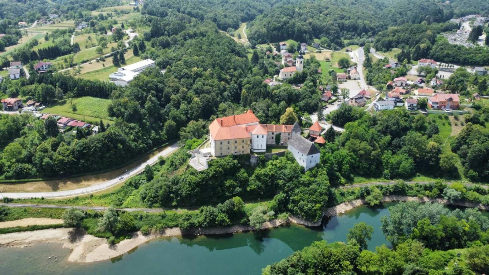 Ruralna Kuca Za Odmor Villa Pozun Ozalj Exterior foto